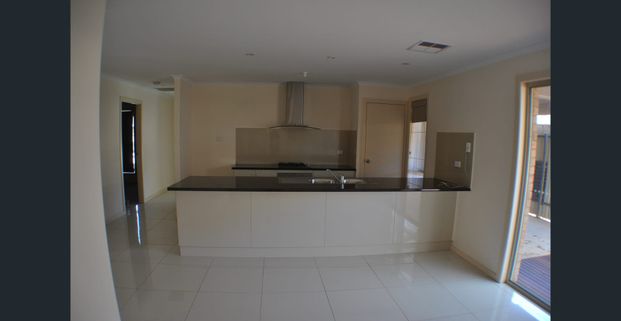 Beautiful 3-Bedroom Home - Photo 1