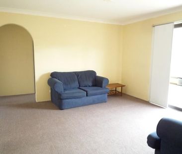 Cute Unit in Perfect Inner City Location - Photo 1