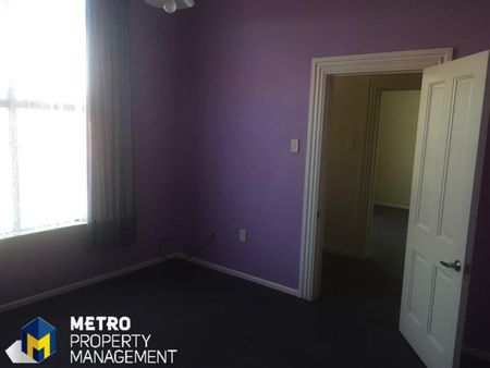 Wonderfully Spacious Family Home - Photo 4