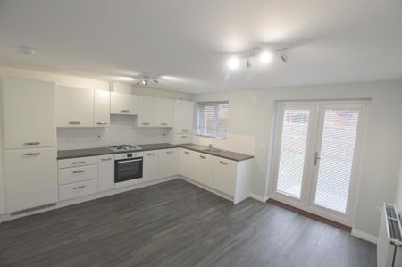 4 bedroom townhouse to rent - Photo 2