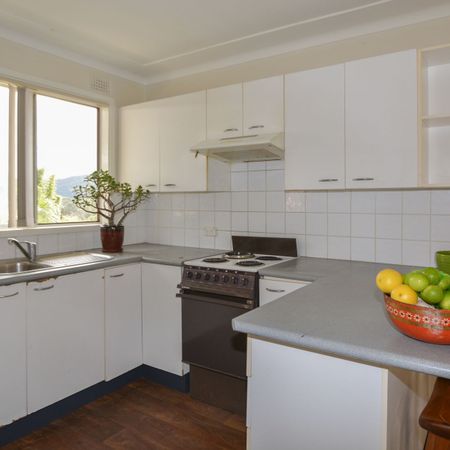 Convenient 2 Bedroom Apartment Close to Everything - Photo 4