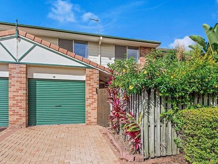 Spacious Three Bedroom House In Burleigh Waters! - Photo 4