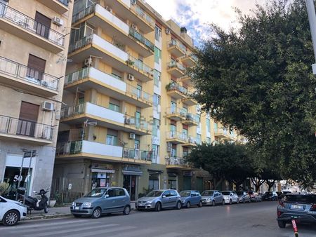 Appartamento in Affitto a Palermo - Photo 2