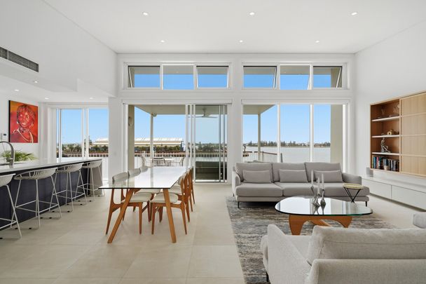 11/304 Wharf Road, Newcastle NSW 2300 - Photo 1