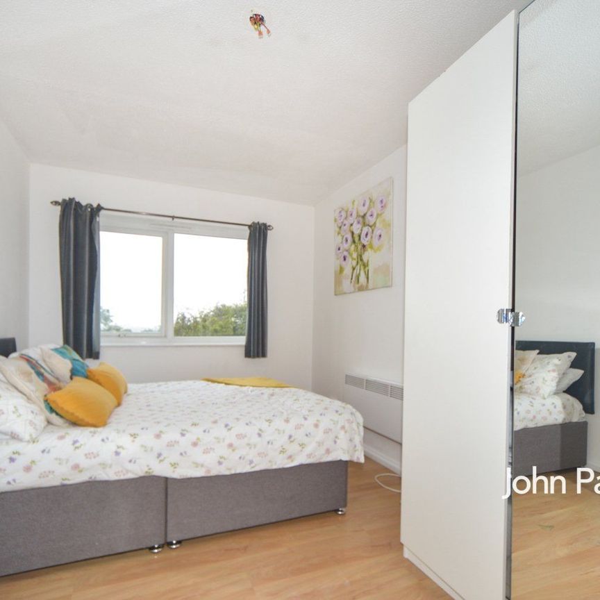 Cantwell Road, London, SE18 - Photo 1