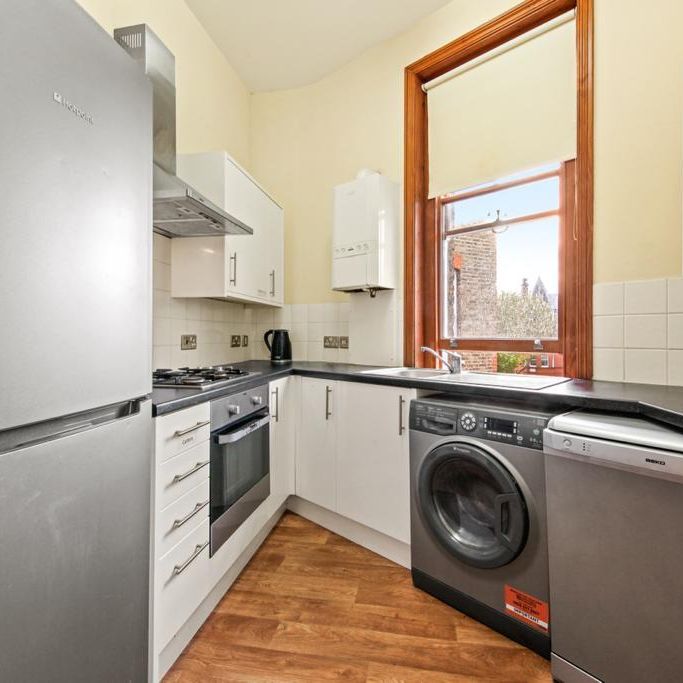 1 bedroom in a house share to rent - Photo 1