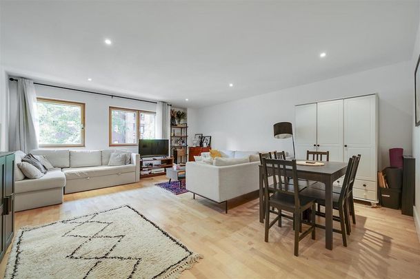 3 bedroom flat to rent - Photo 1