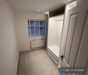 3 bedroom semi-detached house to rent - Photo 5