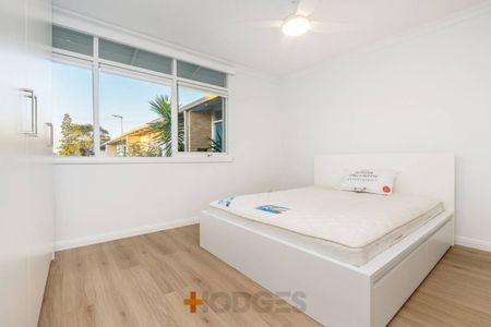 BRIGHT & AIRY | 350M TO BEACH | BEAUTIFULLY REFURBISHED - Photo 2