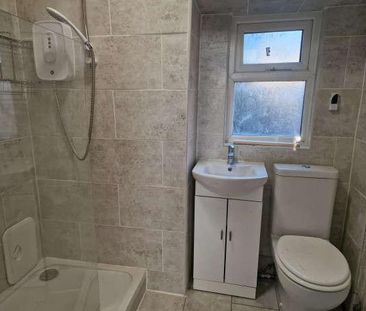 Southfield Lane, Bradford, BD7 - Photo 4