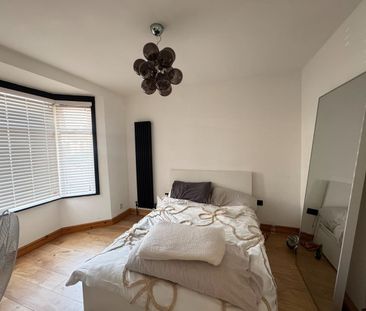 3 Bed Terraced House, Jedburgh Road, E13 - Photo 3