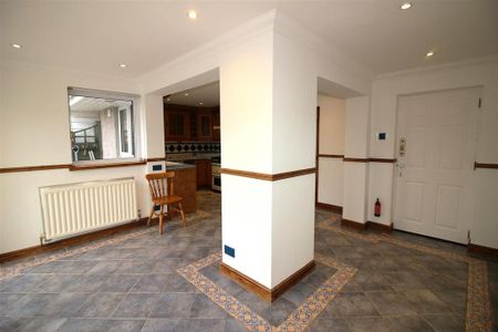 3 bedroom semi-detached house to rent - Photo 4