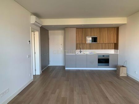 Algés, Lisbon - Photo 2