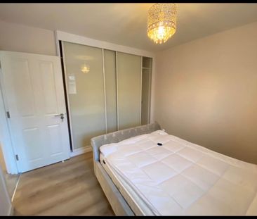 3 Bed Terraced House, Lichfield Road, TW4 - Photo 6