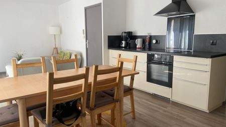 Location Appartement 3 pièces 58m² LES ANGLES 30133 - Photo 2