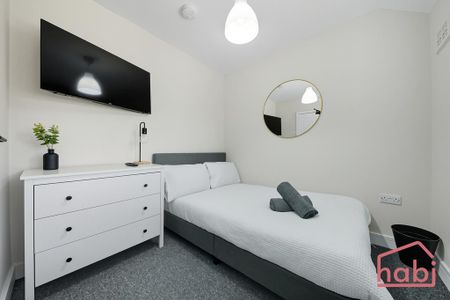 6 bedroom semi-detached house to rent - Photo 4