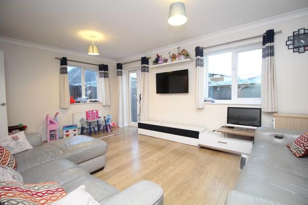 3 bedroom semi-detached house to rent - Photo 1