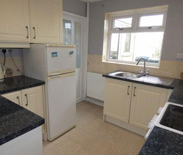 2 bedroom terraced house to rent - Photo 4