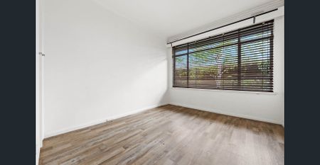 LARGE APARTMENT WITH LEAFY OUTLOOK | Besser+Co - Photo 2