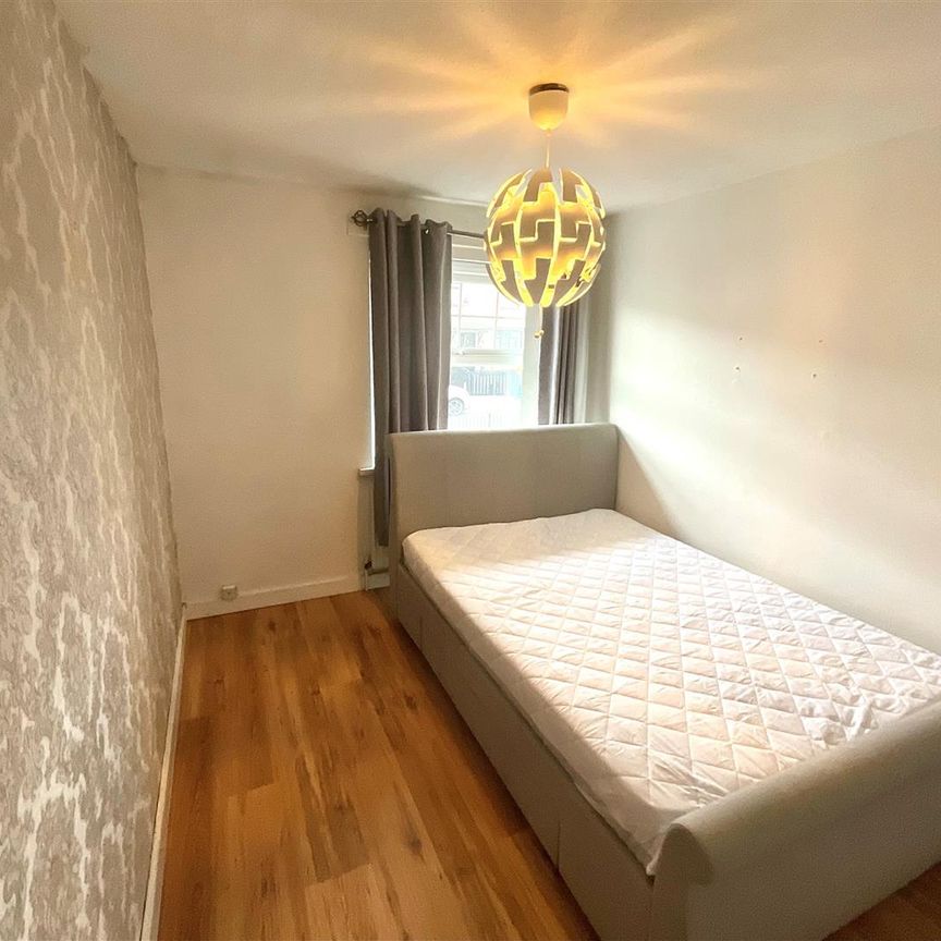 72 Glenbane Avenue, - Photo 1