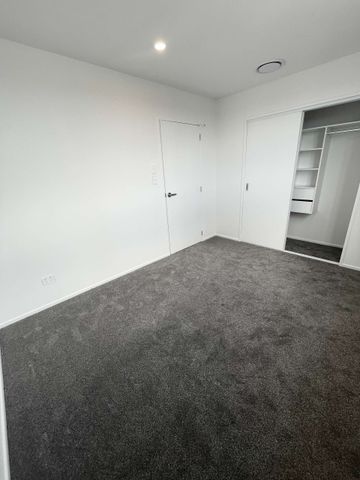 Brand New 3 Bedroom, 2.5 Bathrooms - Photo 4