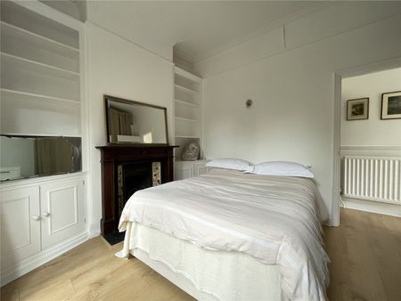 Victor Villas, Chiswick Common Road, Chiswick, London, W4 flat to rent - Photo 3