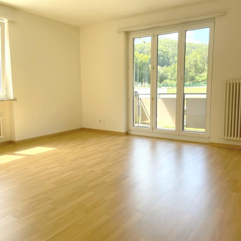Wohnung in grüner Umgebung mit Balkon - Photo 1