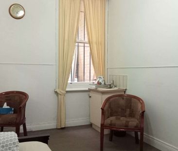 East Melbourne - Photo 5