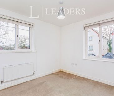 2 bedroom apartment to rent Hammingden Court, Crawley, RH10 - Photo 1