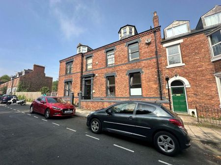 7 bedroom flat to rent - Photo 5