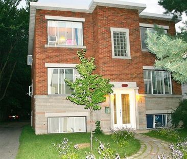 PRIX RÉDUIT - 5 ½ dans le (vrai) Vieux Longueuil… Près de la rue St... - Photo 3