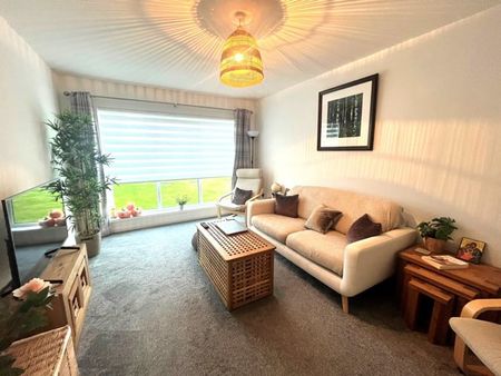 8 Westenra Gardens, AB42 0AF, Peterhead - Photo 3