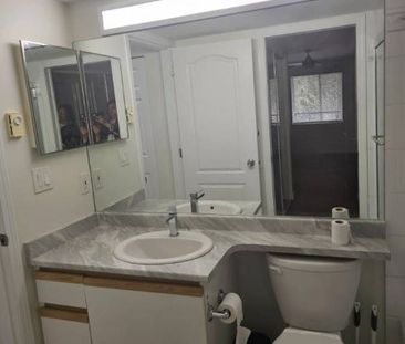 Lovely Updated 1 Bed Condo, Central Surrey, 2 Parking Spaces - Photo 6