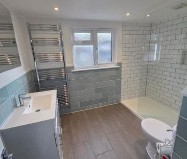 4 bedroom terraced house to rent - Photo 4