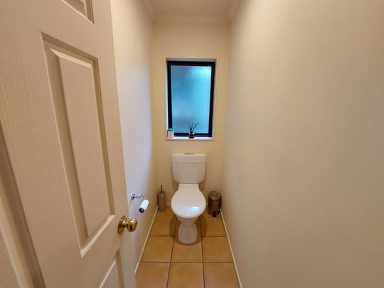 Easy Maintenance Family Home - Photo 1