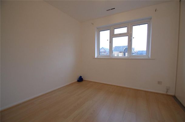 2 bedroom end of terrace house to rent - Photo 1