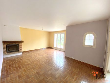 Location Maison 7 pièces 111m² - Photo 2