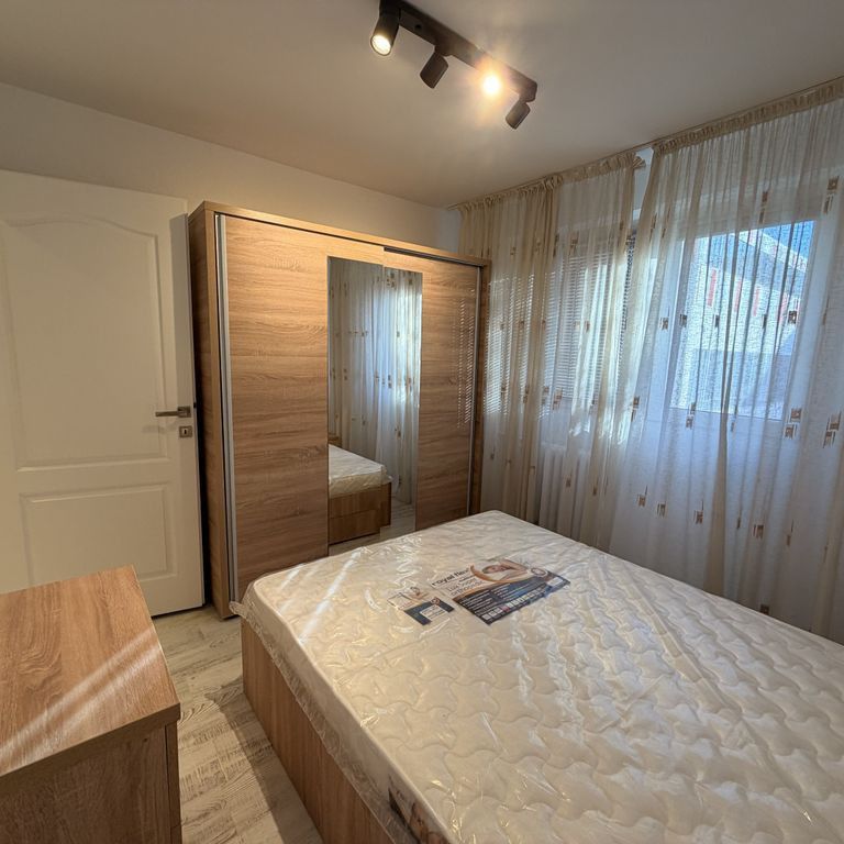 Apartament 2 camere renovat 2025, bloc 1976 – Sălăjan - Photo 1