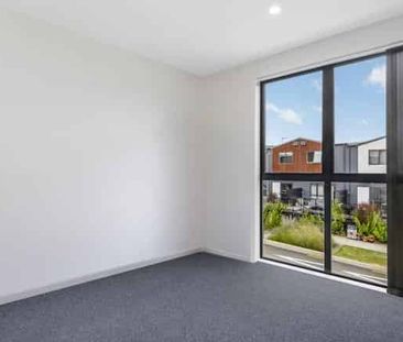 Perfect 3 BEDROOM in Flatbush - Photo 5