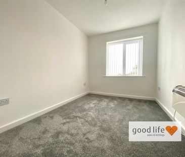 2 bedroom flat to rent - Photo 2