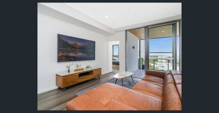 Modern One-Bedroom Apartment with Spectacular Views & Resort-Style Amenities - Photo 3