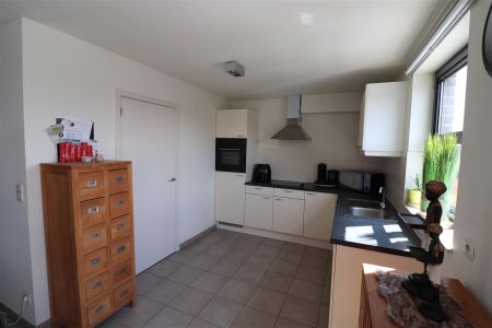 Een recent duplex-appartement op de tweede verdieping links - met terras en garage. - Photo 4