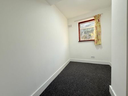 Two bedroom Ground Floor Flat close to seven king station-1850 - Photo 5