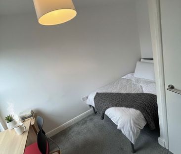 Room in a Shared House, Thyra Grove, NG9 - Photo 4