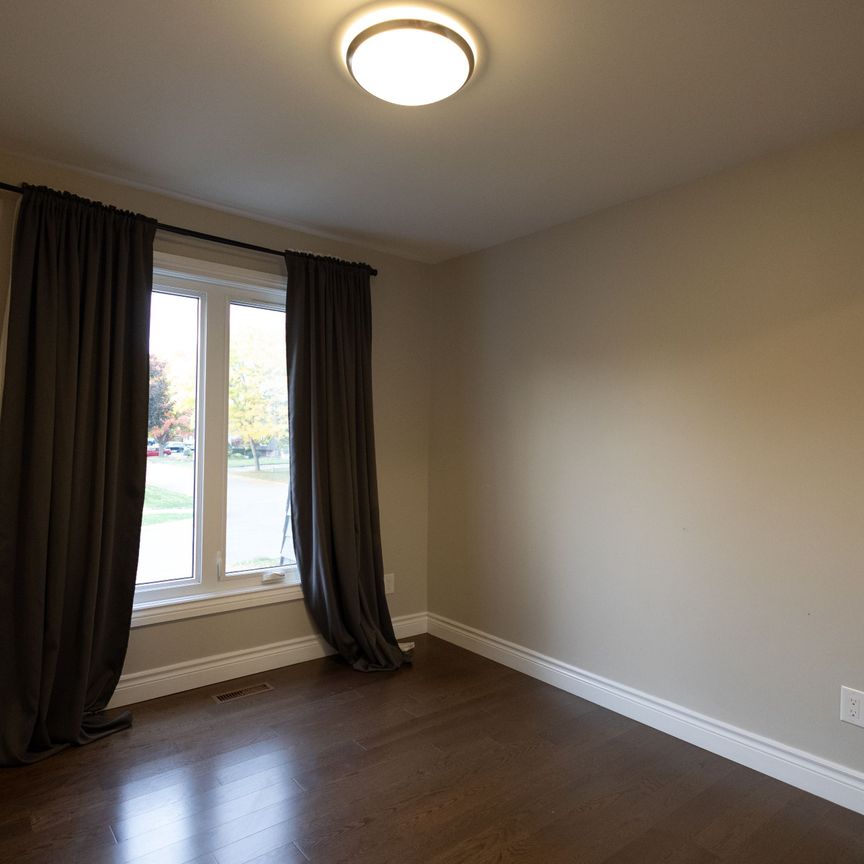 For Lease - 2424 Yolanda Drive, Oakville, Ontario - Photo 1