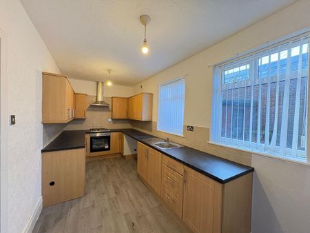 2 bedroom terraced house to rent - Photo 4