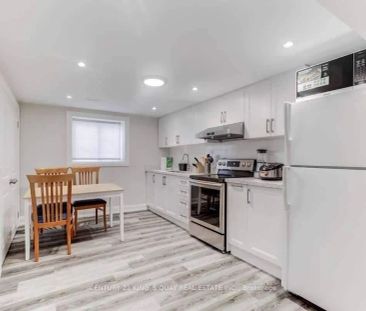 11 Bowhill Crescent #Lower - Photo 2