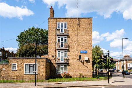 3 bedroom apartment to rent - Photo 3