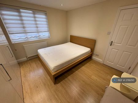 5 bedroom terraced house to rent - Photo 4