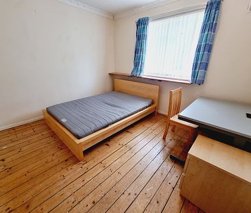 6 Bed Student Accommodation - Photo 2